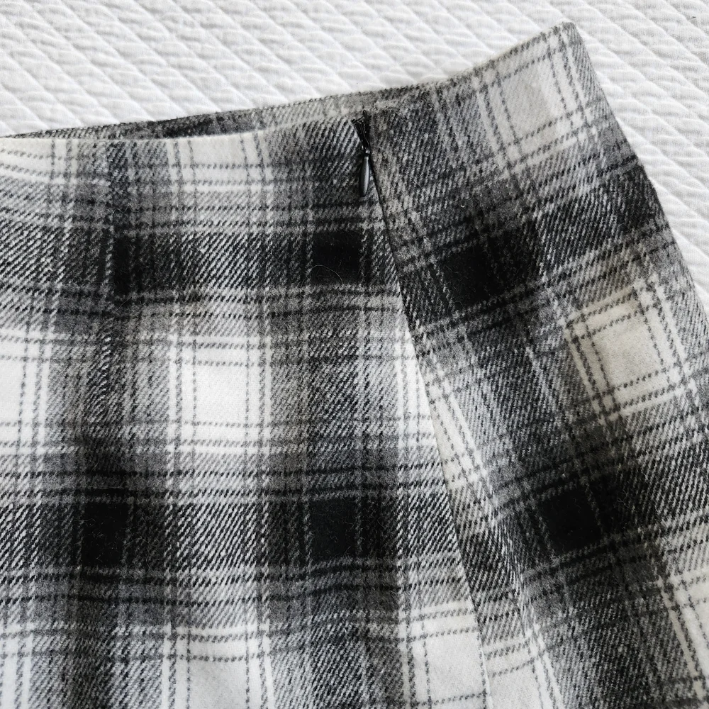 Forever 21 Black and White Plaid Mini Skirt - Picture 3 of 4